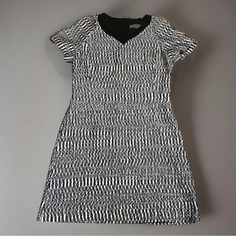 Tory Burch Classy Black and white short sleeve midweight dress